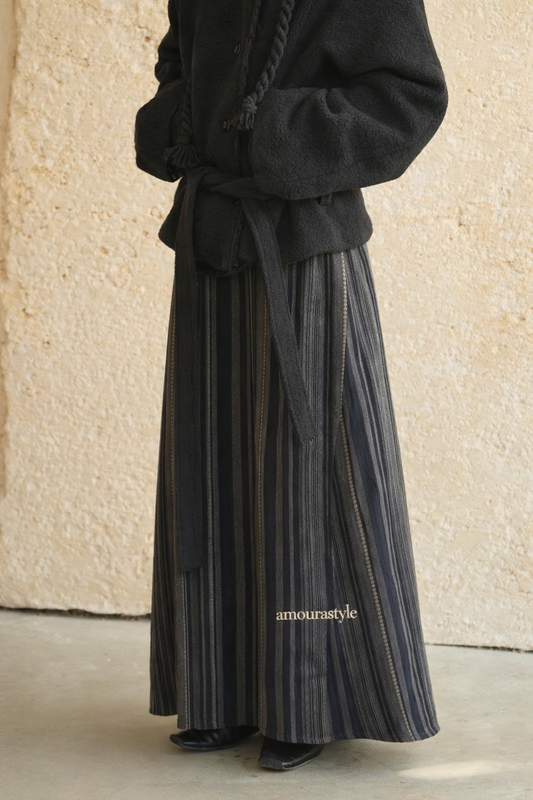 Striped Wool-Feel Navy Vintage Elastic-Waist Midi Skirt
